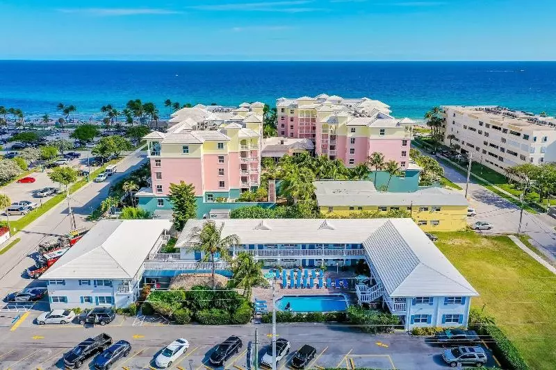 Carriage House Resort Motel