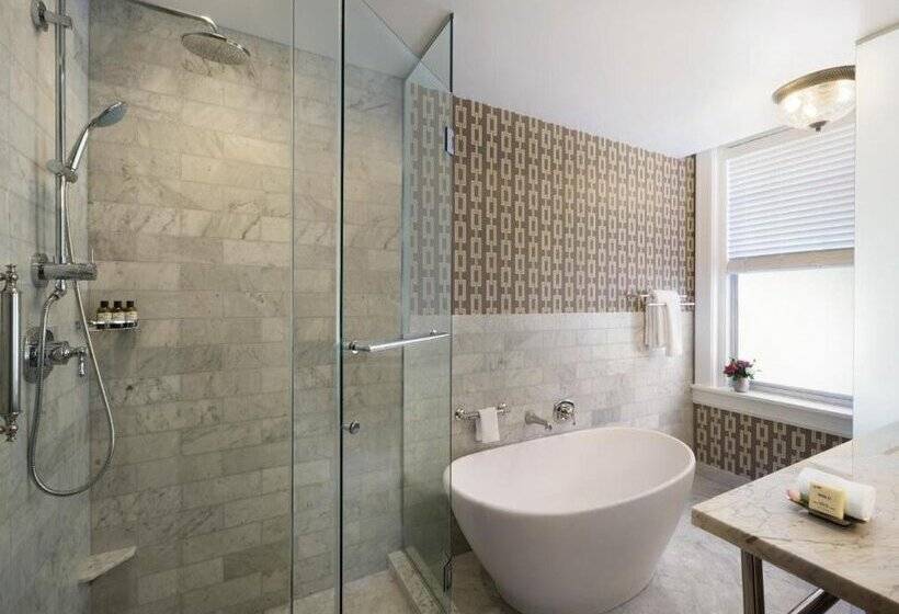 Claremont Resort & Club