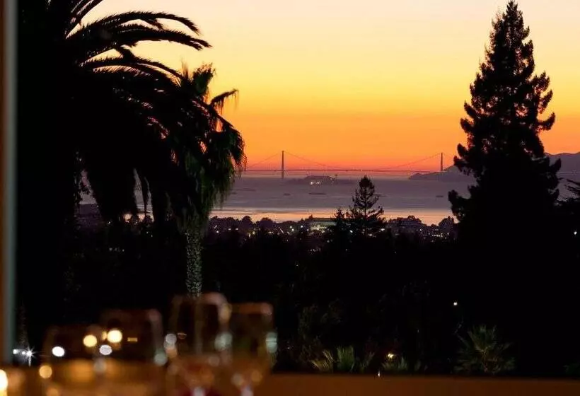 Claremont Resort & Club