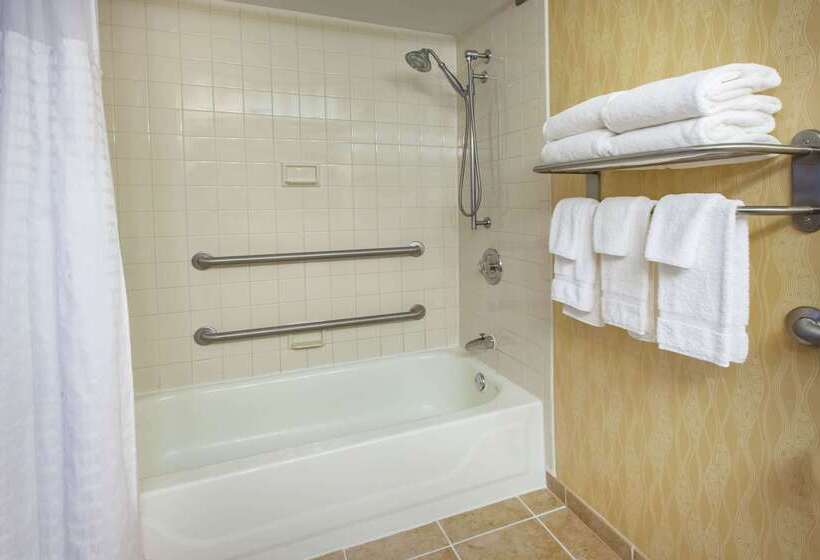 فندق Baymont By Wyndham Harrisburg