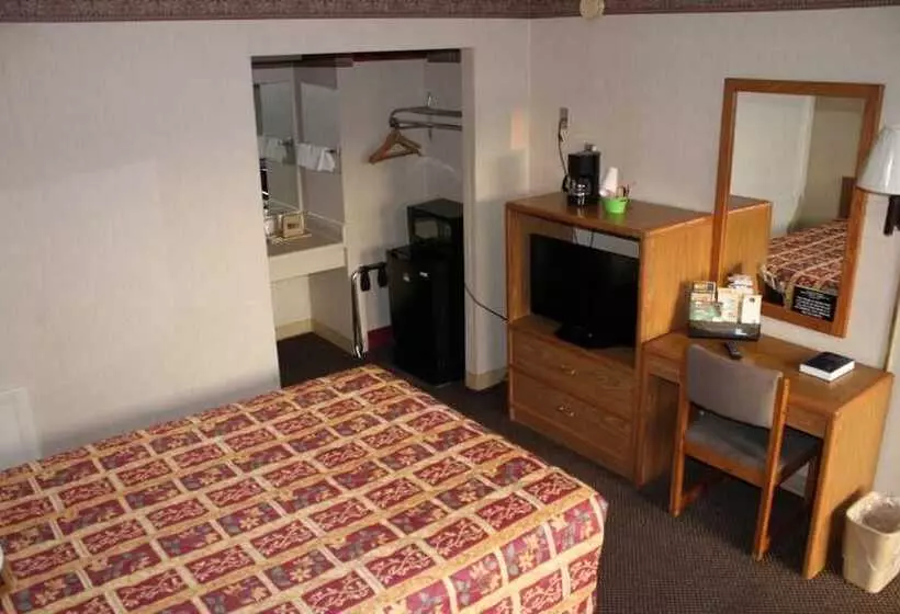 ホテル Budget Host Inn Bristol