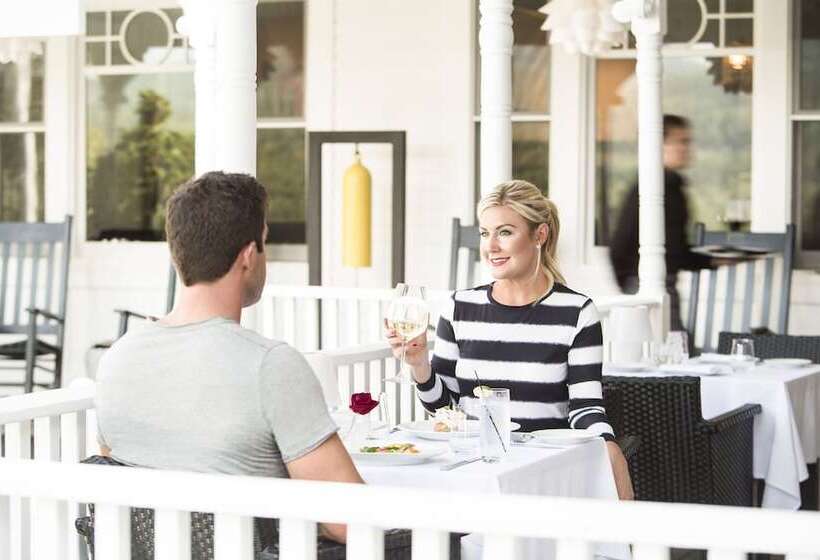 فندق Camden Harbour Inn