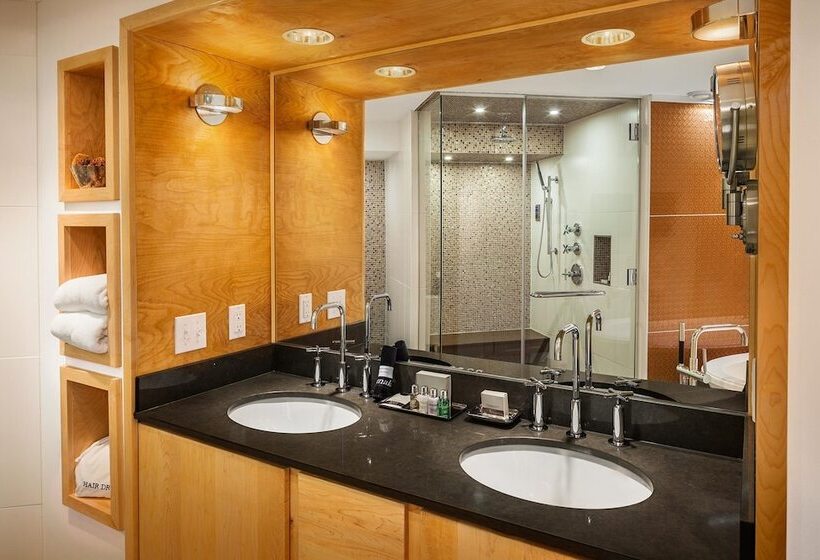 فندق Camden Harbour Inn