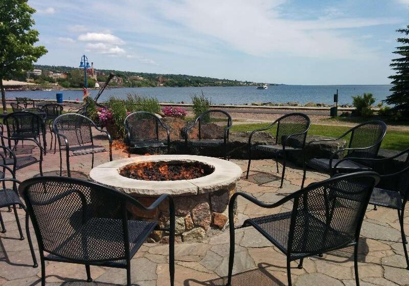 호텔 Canal Park Lodge