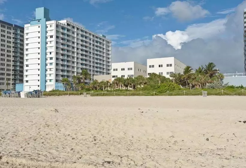 ホテル Crystal Beach Suites Miami Oceanfront