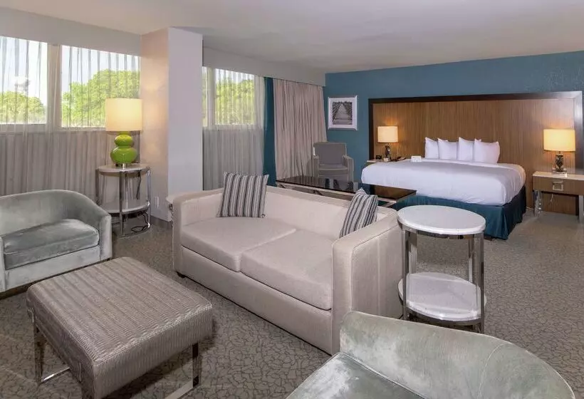 Doubletree By Hilton Hotel Jacksonville Airport