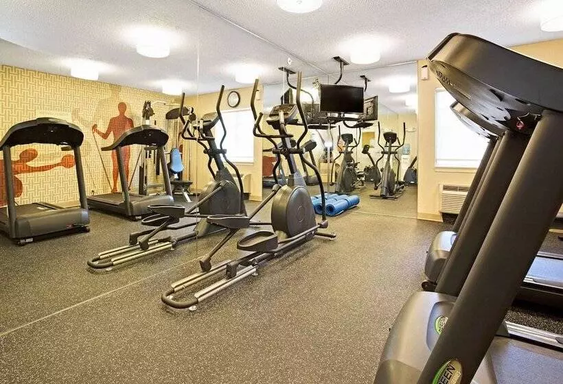 Отель Mainstay Suites Cincinnati Blue Ash