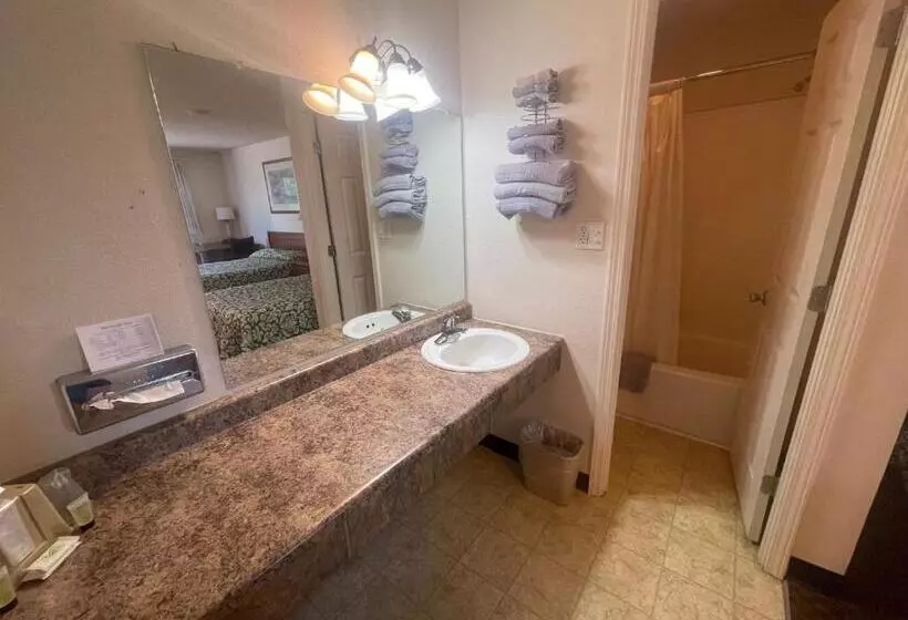 هتل Riverside Inn