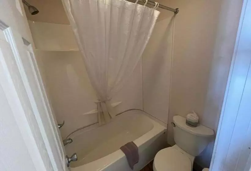 هتل Riverside Inn