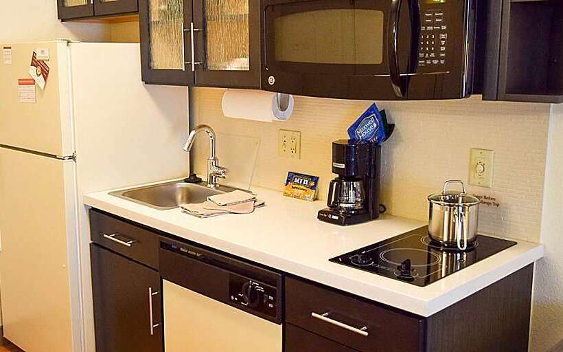 فندق Sonesta Simply Wichita Airport