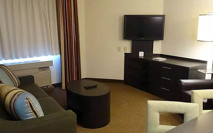 호텔 Sonesta Simply Wichita Airport