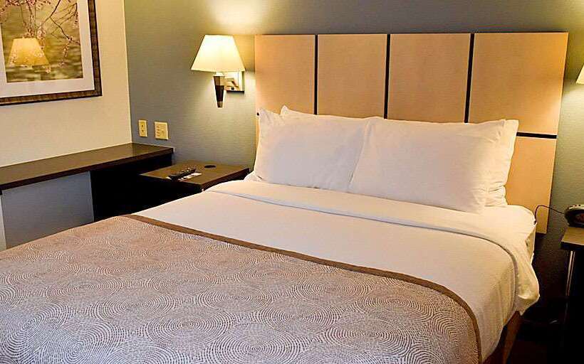 فندق Sonesta Simply Wichita Airport