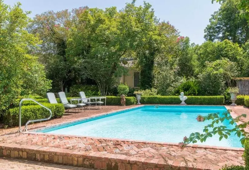 هتل The Burn Bed And Breakfast