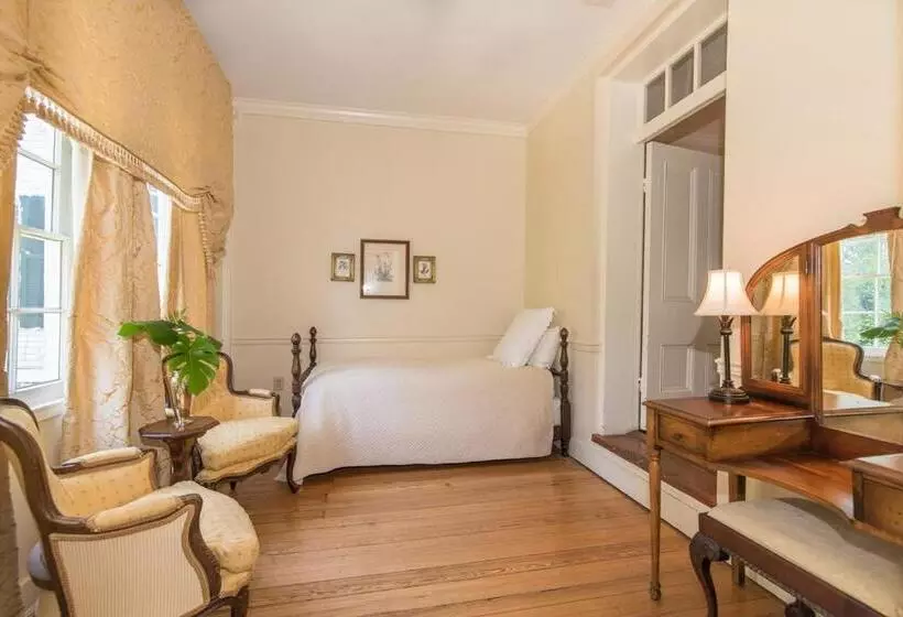 هتل The Burn Bed And Breakfast