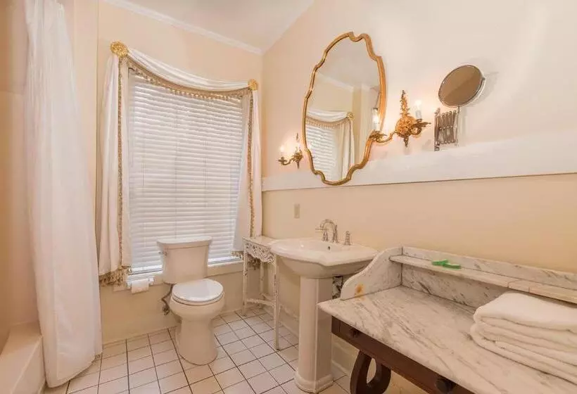 هتل The Burn Bed And Breakfast