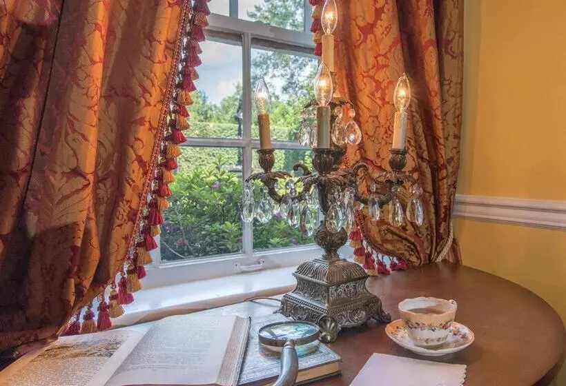 هتل The Burn Bed And Breakfast