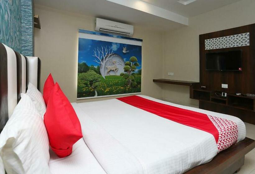 Hotel Oyo 43897 Redstone