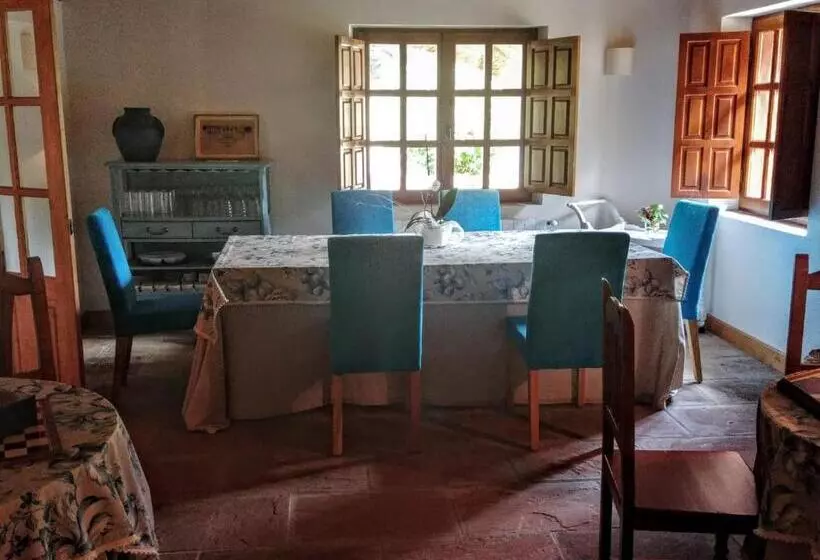 ユースホステル Trisileja En Novales