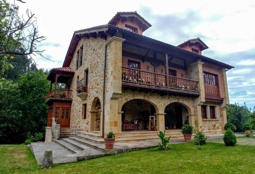 Общежитие Trisileja En Novales