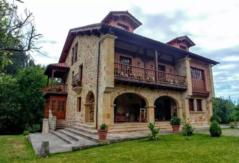 ユースホステル Trisileja En Novales