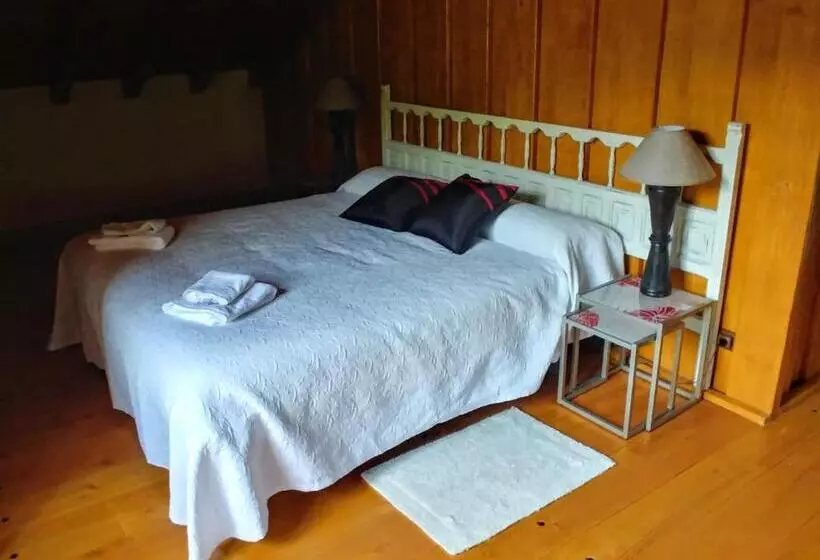 ユースホステル Trisileja En Novales