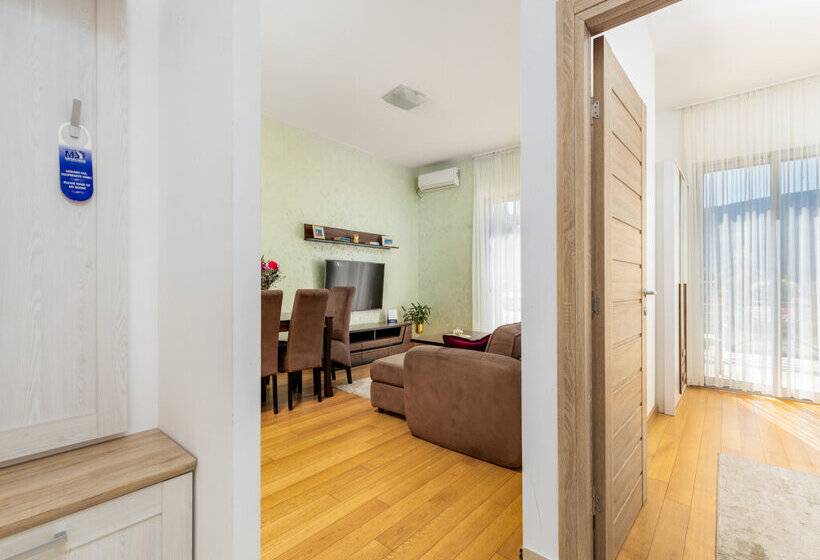 Apart Hotel Ms Katunjanin