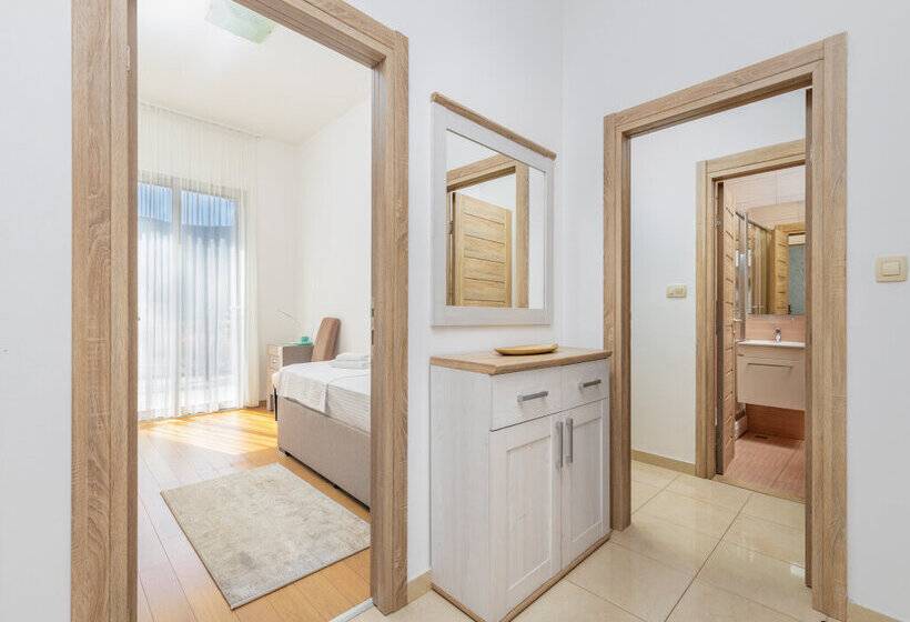 Apart Hotel Ms Katunjanin