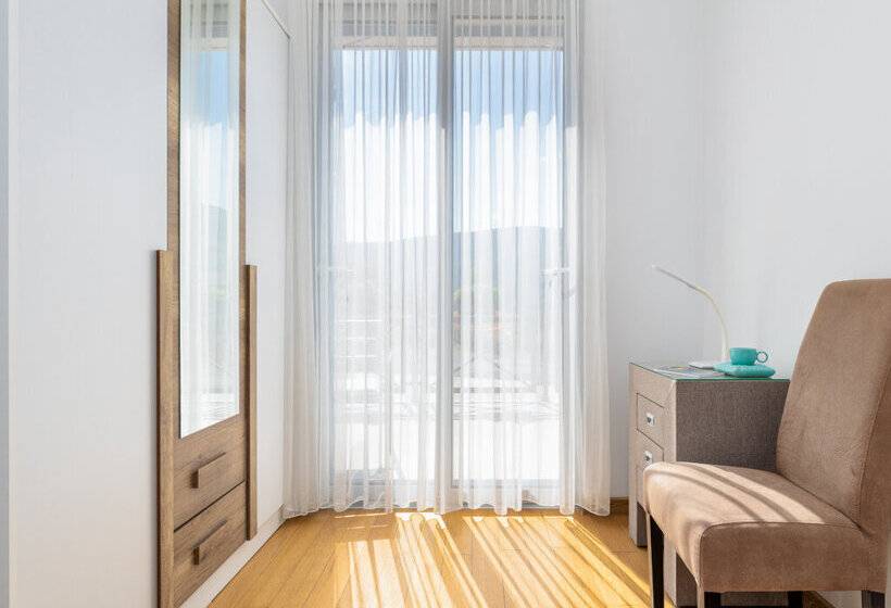 Apart Hotel Ms Katunjanin