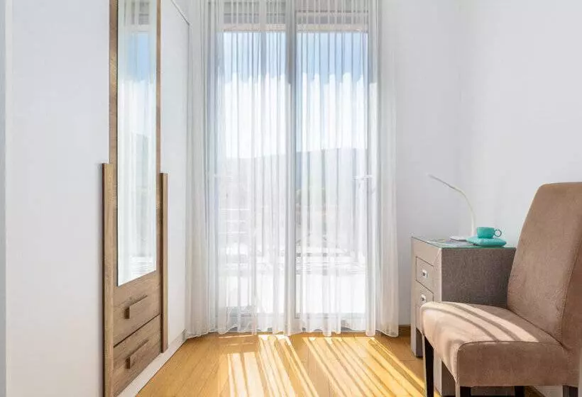 Apart Hotel Ms Katunjanin
