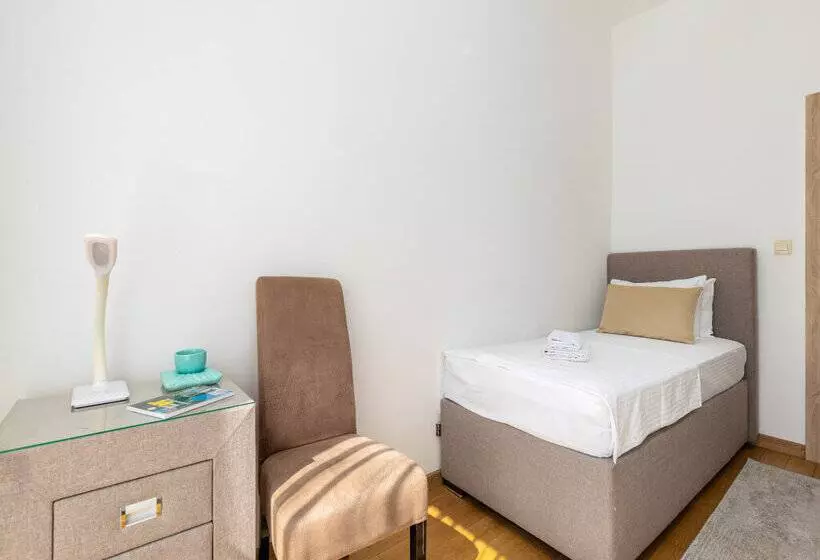 Apart Hotel Ms Katunjanin