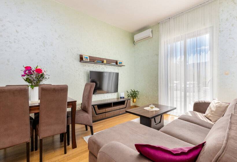 Apart Hotel Ms Katunjanin