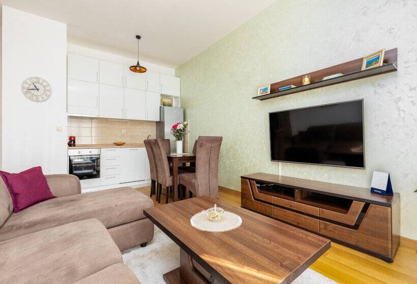 Apart Hotel Ms Katunjanin