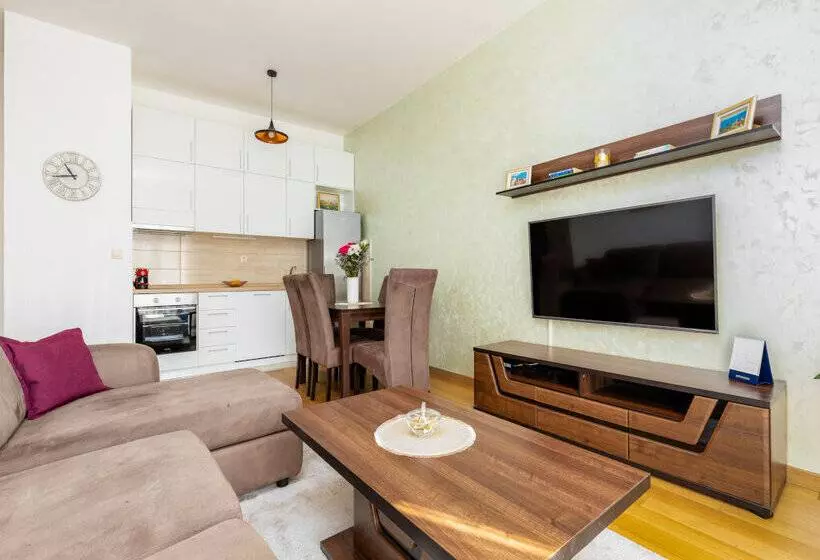 Apart Hotel Ms Katunjanin