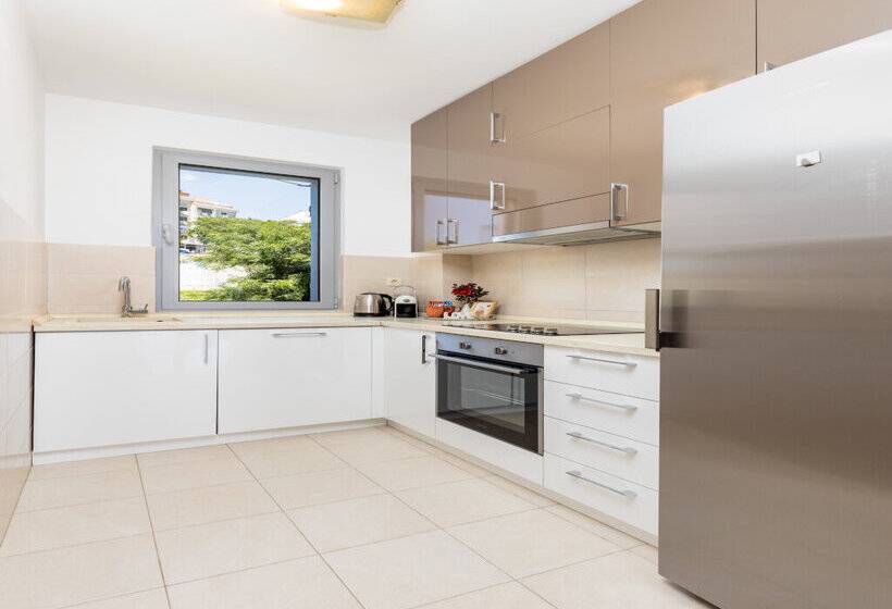 Apart Hotel Ms Katunjanin