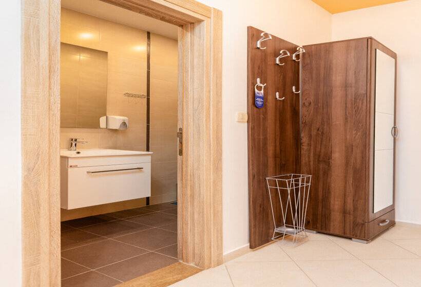 Apart Hotel Ms Katunjanin