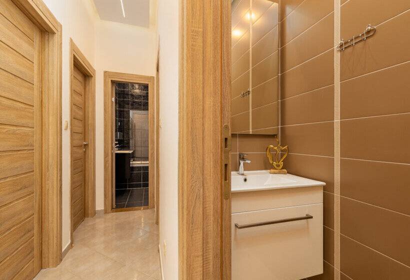 Apart Hotel Ms Katunjanin