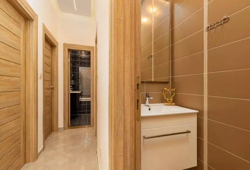 Apart Hotel Ms Katunjanin