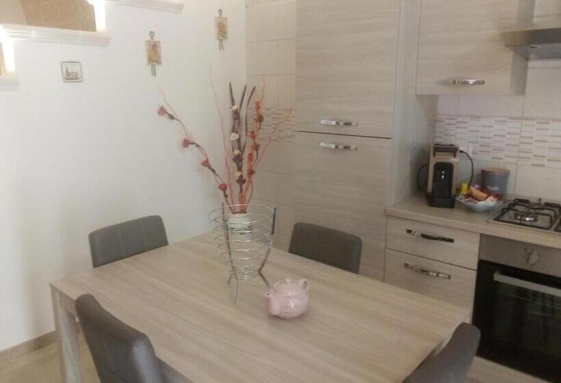 Bed and Breakfast Domus Del Borgo Antico