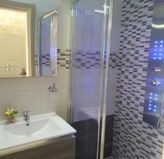 ベッドアンドブレックファースト Domus Del Borgo Antico