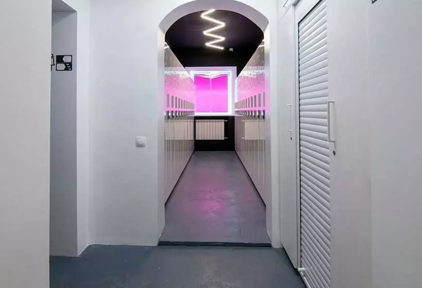 هتل کپسول Monotel Space