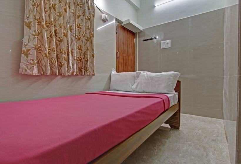 בית מלון כפרי Spot On 43677 Rkp Residency