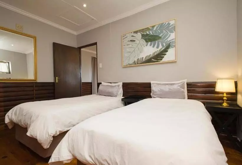 Majatalo Royal Palms Guest House