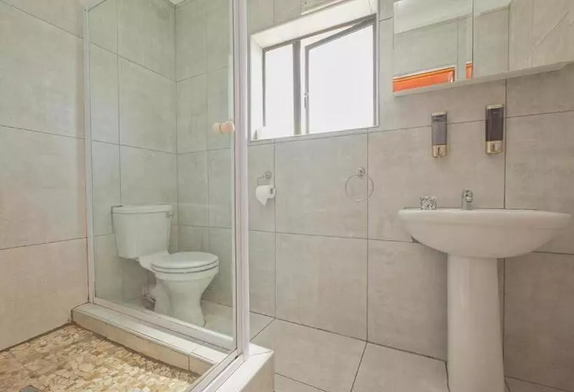 Majatalo Royal Palms Guest House