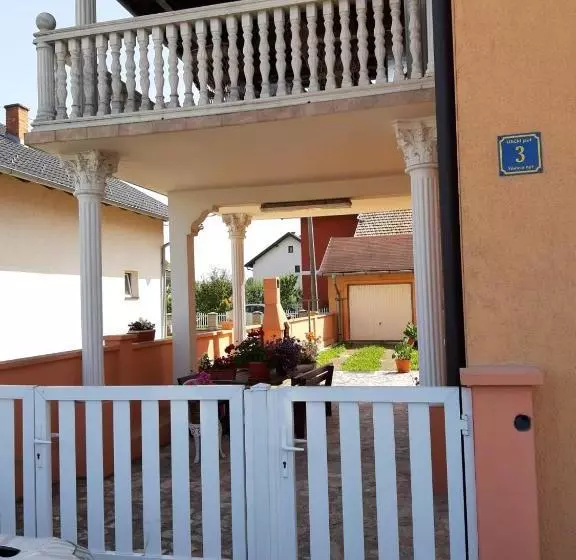 تختخواب و صبحانه Apartment Brcko Distrikt