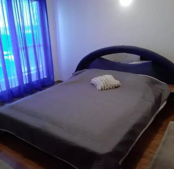 تختخواب و صبحانه Apartment Brcko Distrikt