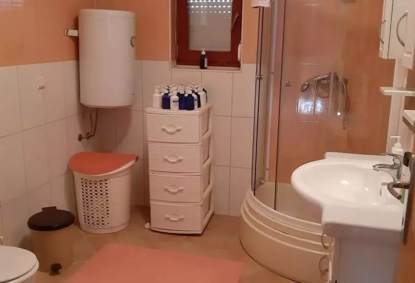 تختخواب و صبحانه Apartment Brcko Distrikt