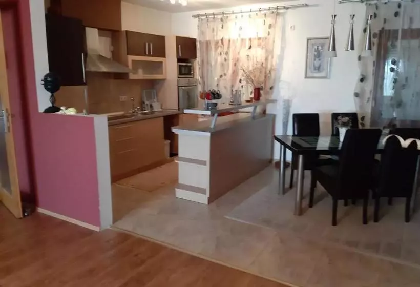 تختخواب و صبحانه Apartment Brcko Distrikt