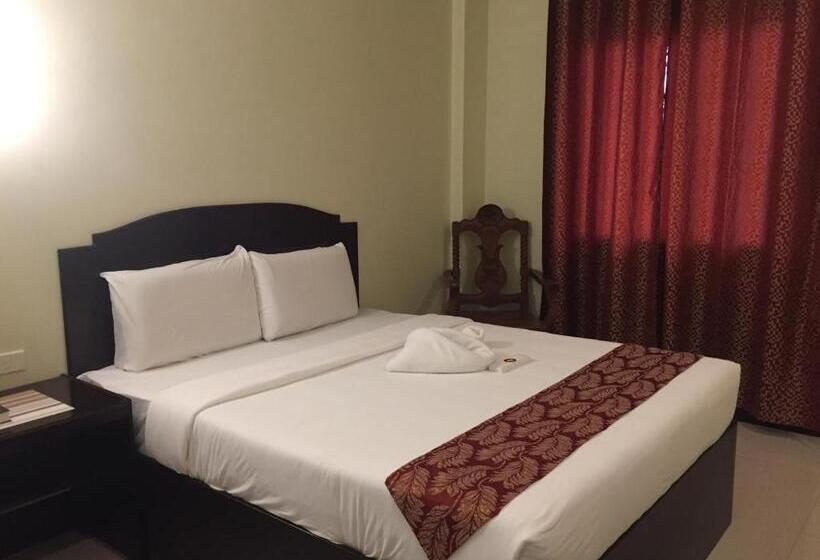 בית מלון כפרי Hollywood Suites