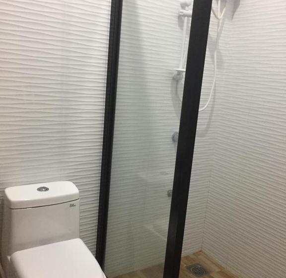 בית מלון כפרי Hollywood Suites