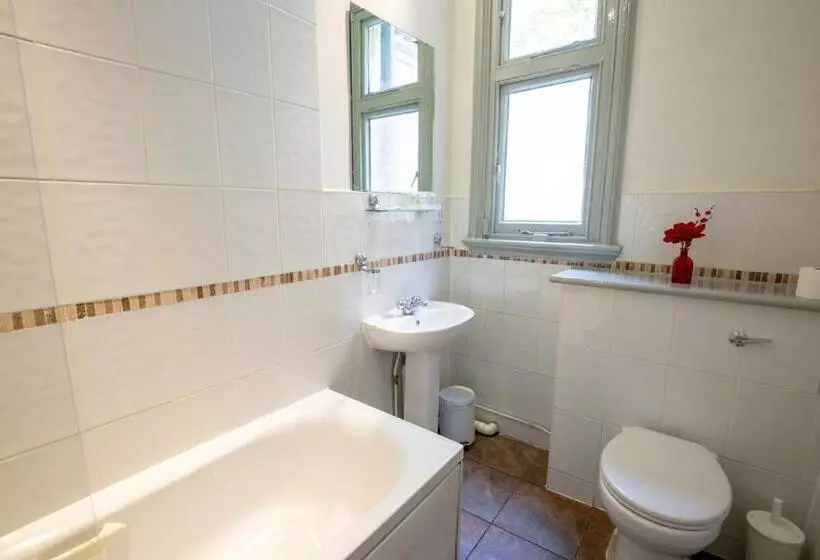 ホテル Woodthorpe